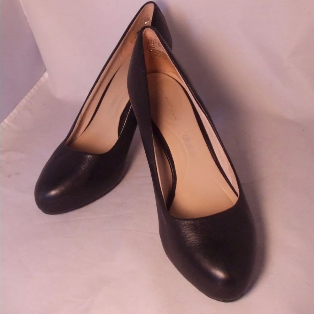 Rockport heels size 8